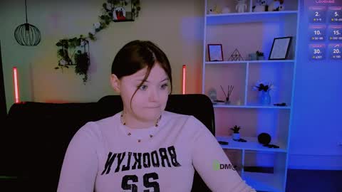 Snapshot of nikol_kitt chatting on 05.25.26 Little Niko Help me reach my goals online show from 05.25.26