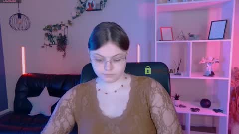 Snapshot of nikol_kitt chatting on 06.01.26 Little Niko Help me reach my goals online show from 06.01.26