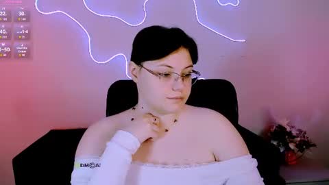 Snapshot of nikol_kitt chatting on 06.15.26 Little Niko Help me reach my goals online show from 06.15.26