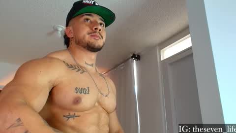 Snapshot of nikolaylisin chatting on 12.17.25 Niko online show from 12.17.25