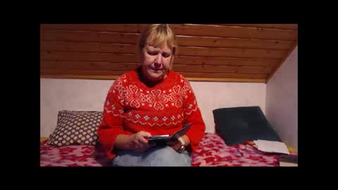 Nikole1 online show from 10.30.25