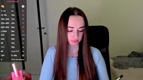 Snapshot of nikoll_s chatting on 10.20.25 online show from 10.20.25