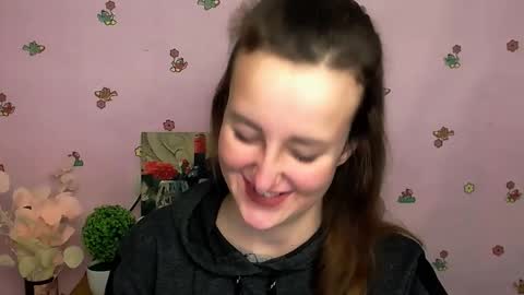 Snapshot of nikolleta_m chatting on 10.15.25 Nikolleta online show from 10.15.25