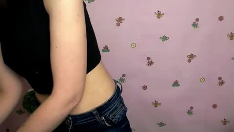 Snapshot of nikolleta_m chatting on 10.28.25 Nikolleta online show from 10.28.25