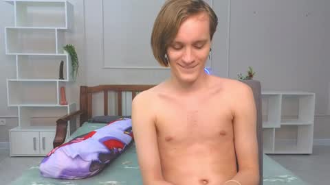 Snapshot of nikompell chatting on 12.31.24 niko online show from 12.31.24