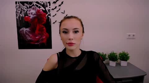 Snapshot of nikonara_ chatting on 02.01.25 nikonara_ online show from 02.01.25