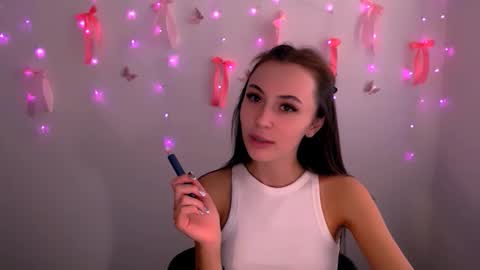 Snapshot of nikonara_ chatting on 05.22.26 nikonara_ online show from 05.22.26