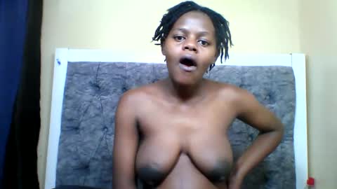 Snapshot of nikymina2 chatting on 04.11.26 nikymina2 online show from 04.11.26