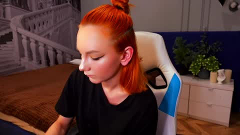 Snapshot of nillie_kelly chatting on 02.02.25 Nillie online show from 02.02.25