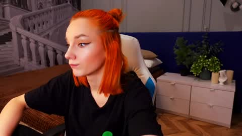 Snapshot of nillie_kelly chatting on 02.02.25 Nillie online show from 02.02.25