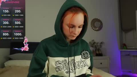 Snapshot of nillie_kelly chatting on 03.12.25 Nillie online show from 03.12.25