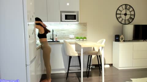 Bella online show from 12.31.24