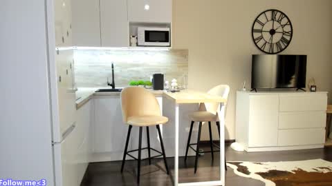 Bella online show from 02.23.25