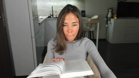 Bella online show from 09.23.25