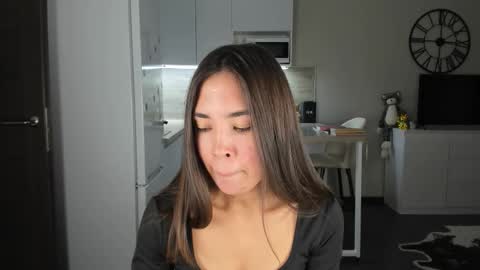 Bella online show from 11.21.25