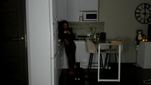 Bella online show from 04.30.26