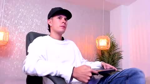 Nils online show from 10.19.25