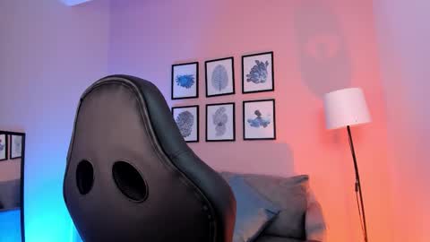 Nina online show from 09.17.25