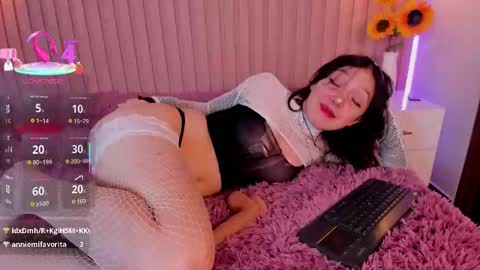 nina_ford_ online show from 12.05.25