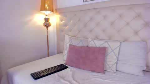 nina joyce online show from 04.30.26
