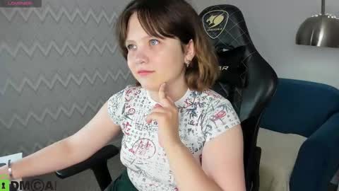 Snapshot of nina_lunaa chatting on 09.13.25 nina lunaa online show from 09.13.25
