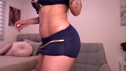 Angie online show from 10.10.25