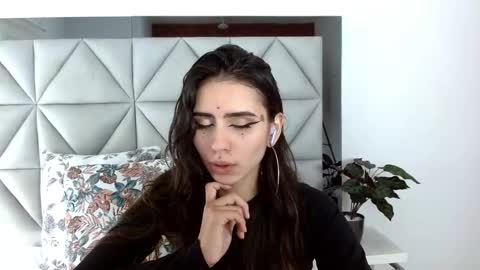 Snapshot of nina_pons chatting on 12.10.24 Nina online show from 12.10.24