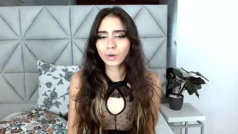Snapshot of nina_pons chatting on 12.24.24 Nina online show from 12.24.24