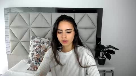 Snapshot of nina_pons chatting on 02.05.25 Nina online show from 02.05.25