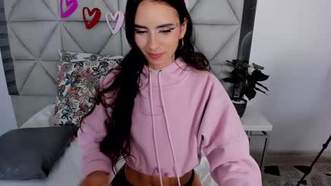 Snapshot of nina_pons chatting on 02.19.25 Nina online show from 02.19.25