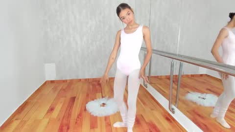 Snapshot of nina_ponse chatting on 02.21.25 Natalia FOLLOW ME ---- nathy po online show from 02.21.25
