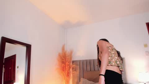 Nina online show from 12.21.24