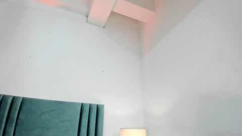 Nina online show from 12.22.24