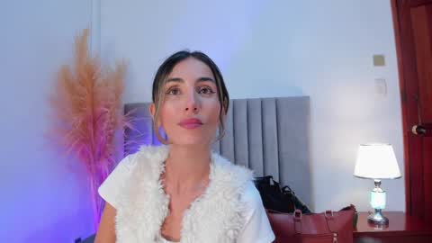 Nina online show from 12.27.24