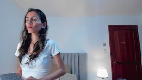 Nina online show from 12.28.24