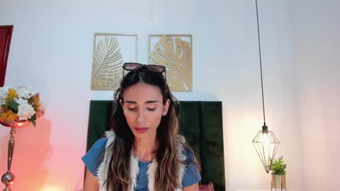 Nina online show from 12.31.24