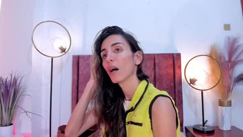 Nina online show from 01.11.25