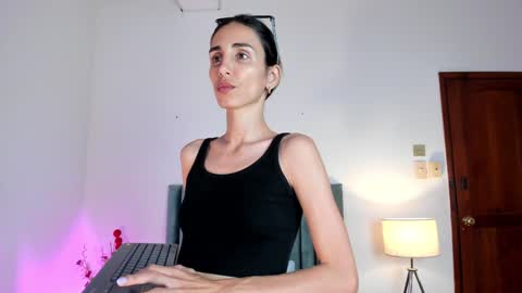 Nina online show from 01.13.25