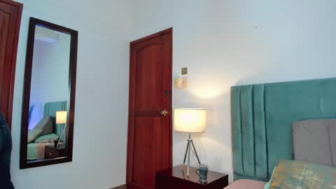 Nina online show from 01.25.25