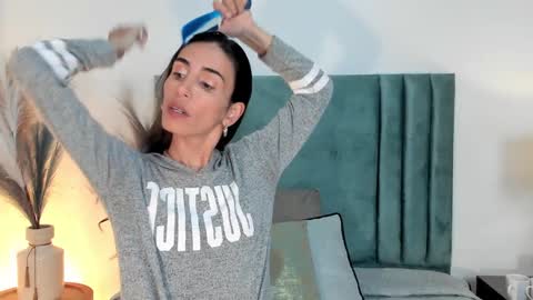 Nina online show from 02.07.25