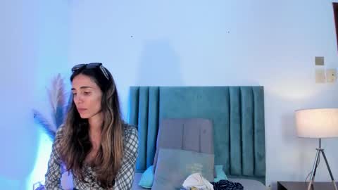 Nina online show from 02.10.25