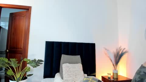 Nina online show from 02.19.25