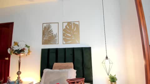 Nina online show from 03.12.25