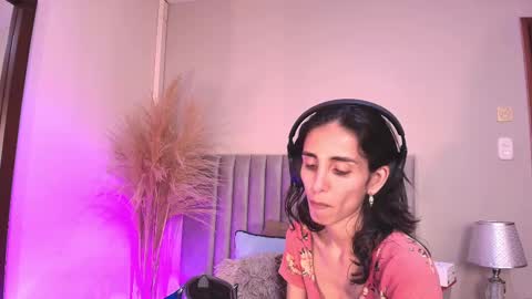 Nina online show from 09.08.25