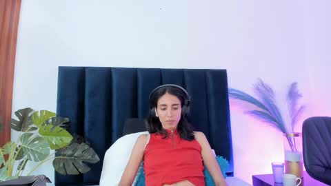 Nina online show from 09.12.25