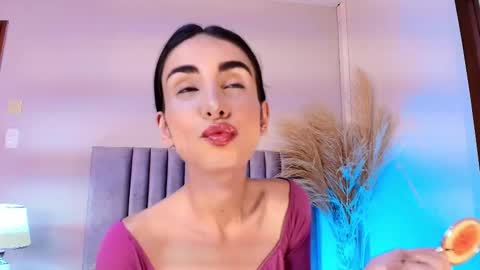 Nina online show from 10.25.25