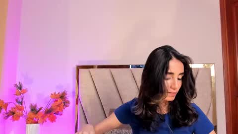 Nina online show from 11.03.25