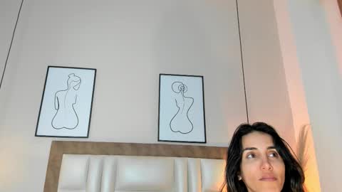 Nina online show from 11.23.25