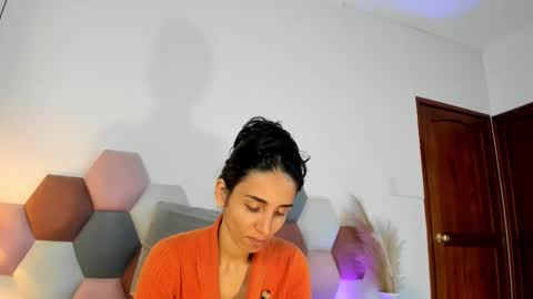 Nina online show from 11.30.25