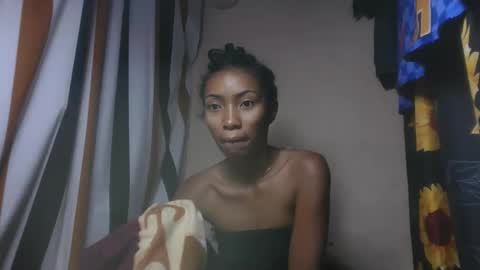 ninaeaa online show from 12.14.25